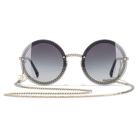 lunette de soleil chanel avec chaine|lunette de soleil tendance Chanel.